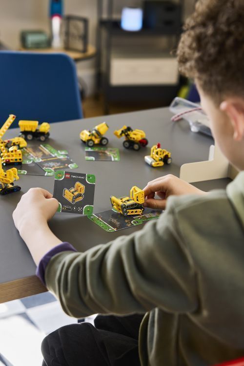 Set 42233